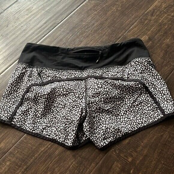 Lululemon Run Time Short 4" Miss Mosaic Black/Black Pockets Lined Drawcord Sz 6 - Picture 6 of 6